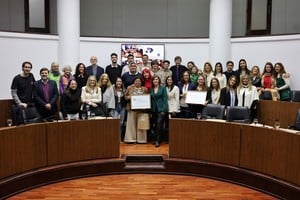 La presidenta del Concejo Municipal, Adriana Molina, encabezó el reconocimiento.