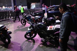 Se rematarán 159 lotes, compuesto por más de 120 vehículos, 3 lotes de joyas, 4 celulares, un motor de lancha y materiales para la construcción.