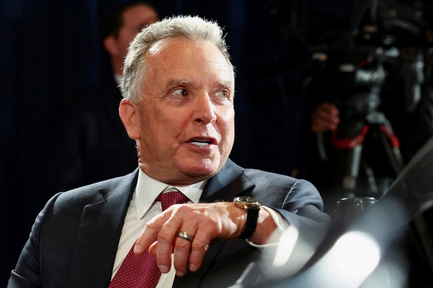 FILE PHOTO: U.S. President Donald Trump's special envoy to Russia, Steve Witkoff, attends a press conference held by U.S. President Donald Trump and Russian President Vladimir Putin following their meeting to negotiate an end to the war in Ukraine, at Joint Base Elmendorf-Richardson, in Anchorage, Alaska, U.S., August 15, 2025. REUTERS/Kevin Lamarque/File Photo