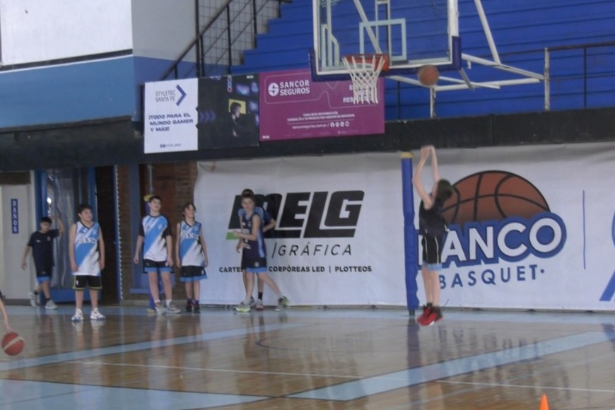 Los chicos del club de barrio Guadalupe se preparan para la continuidad del torneo local y la experiencia internacional. Crédito: El Litoral