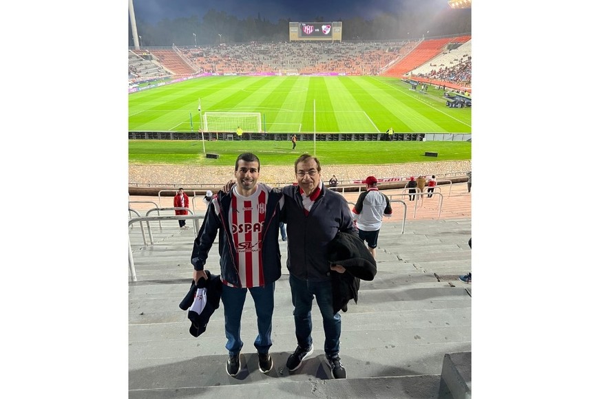 Los hinchas de Unión armaron su propia “Fiesta de la Vendimia” en Mendoza