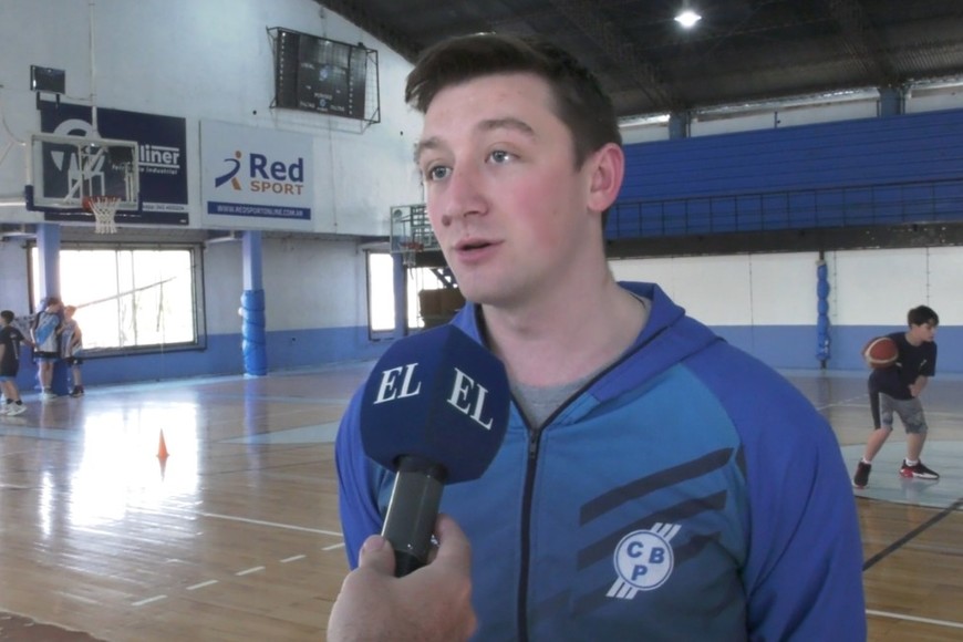 Enzo Leurino, entrenador de las inferiores de Banco Provincial. Crédito: El Litoral