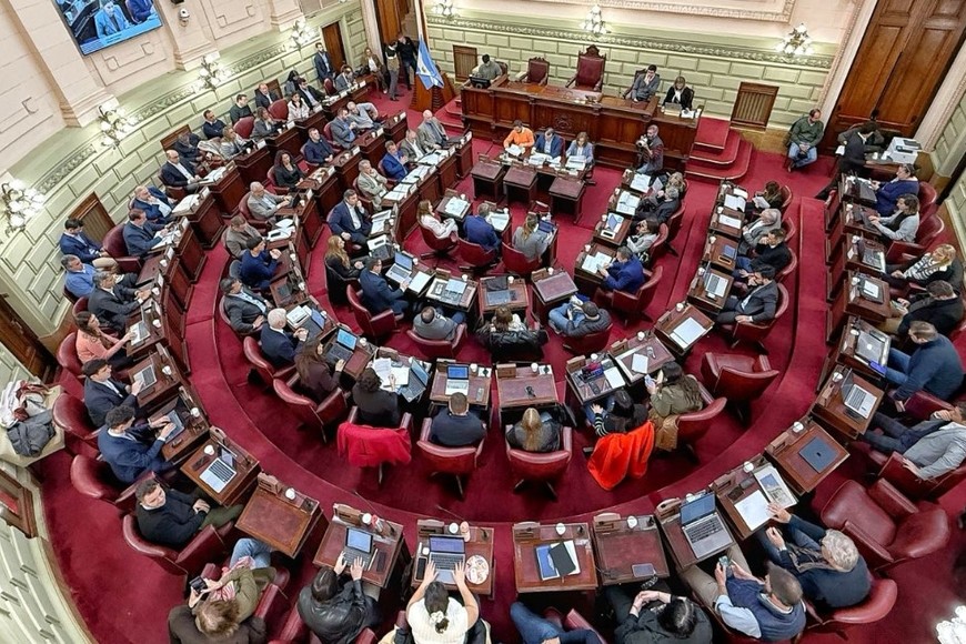 La sesión conjunta de las comisiones incorporó la palabra solicitada por los gremios estatales, con apoyo de la oposición justicialista y de gran parte del oficialismo.