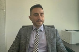 Minutos antes de dejar su despachó el Dr. Banegas brindó una entrevista a nuestro medio. Foto: Fabián Ramírez