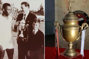 Testimonio sabalero: pasado y presente. La foto del 10 de mayo de 1964 en blanco y negro, con Pelé en el Cementerio de Elefantes y la Copa. Al lado, con colores, el mismo trofeo ya instalado en el Museo del Club Atlético Colón. Foto: Gentileza Subcomisión de Cultura, Historia y Museo del Club Atlético Colón