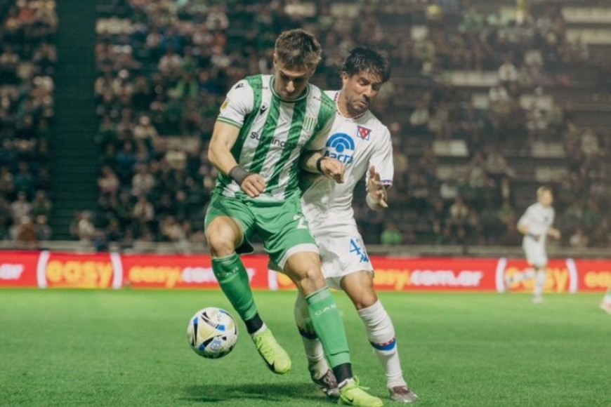 Banfield vs. Tigre. Fotos: @CAB_oficial