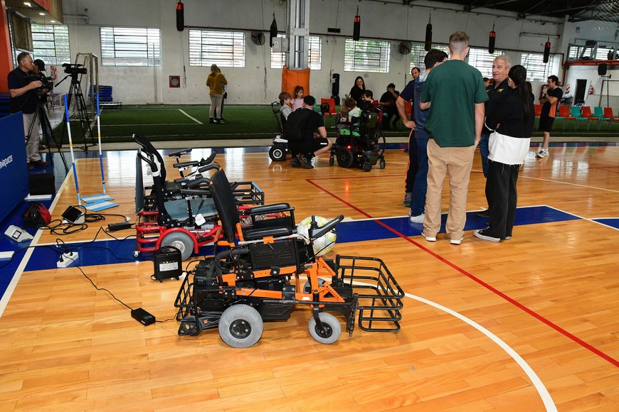 Espacios accesibles: los vestuarios y accesos del Centro Deportivo Jerárquicos están adaptados para personas con discapacidad.  Crédito: Guillermo Di Salvatore