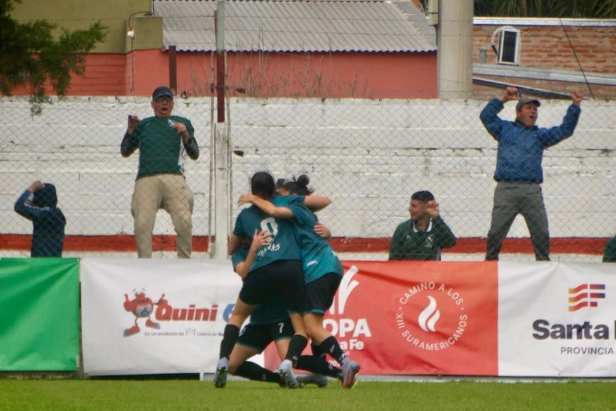 Uno de los gritos de gol de Social Lux.