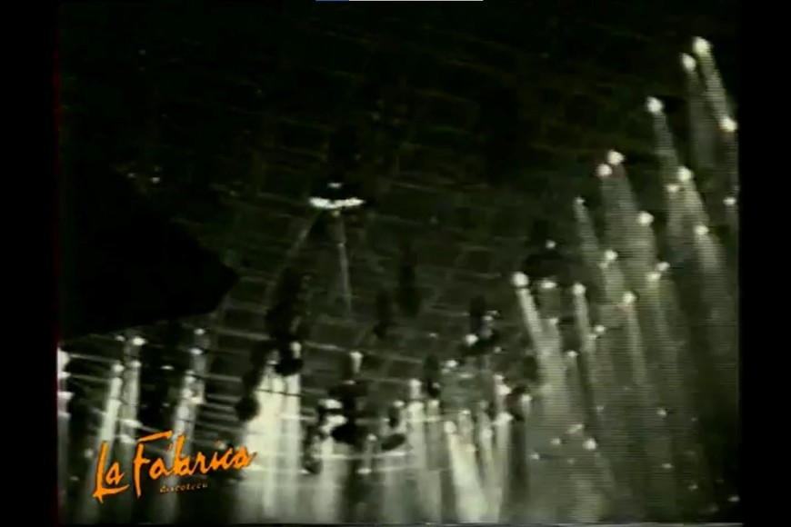 Juego de luces en el boliche.