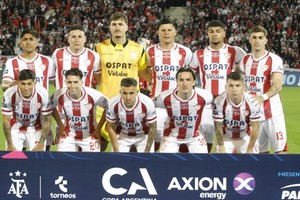 El equipo que disputó el partido en Mendoza; se esperan algunos cambios en el once titular para el encuentro de mañana. Crédito: Marcelo Ruiz.