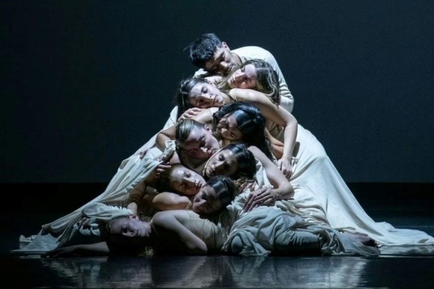 La obra transforma el dolor de la pintora mexicana en poesía y movimiento.