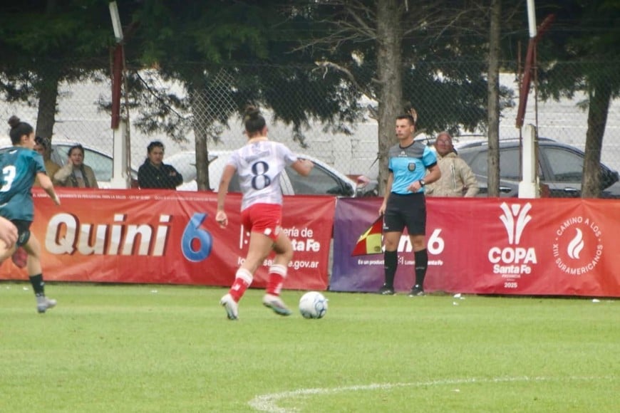 Unión manejando la pelota.