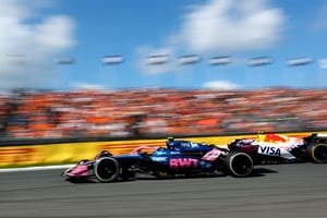 Formula One F1 - Dutch Grand Prix - Circuit Zandvoort, Zandvoort, Netherlands - August 30, 2025
Alpine's Franco Colapinto and RB's Isack Hadjar during practice REUTERS/Piroschka Van De Wouw