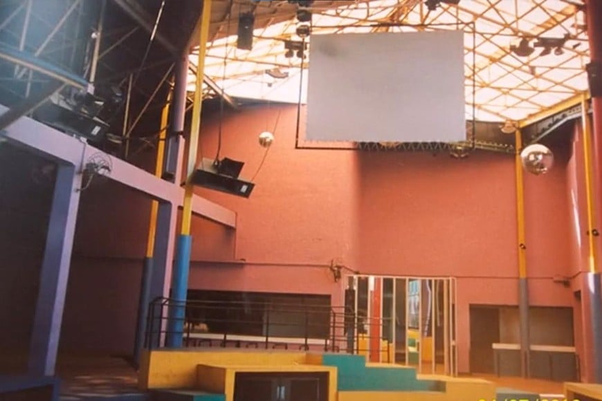 Así quedó la pista de baile tras esa última noche.