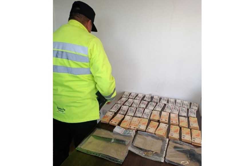 El dinero hallado fue secuestrado por los uniformados.