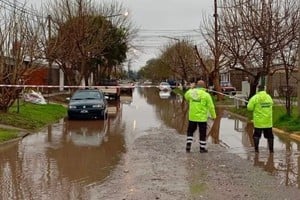 En Venado Tuerto, tormentas intensas dejaron 156 mm y rige alerta naranja.