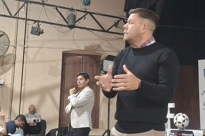 Los árbitros, presentes.