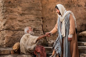 Jesús y un gesto que demuestra su humildad y grandeza. Es hora de preguntarnos: ¿Qué lugar ocupan en nuestra vida los demás?