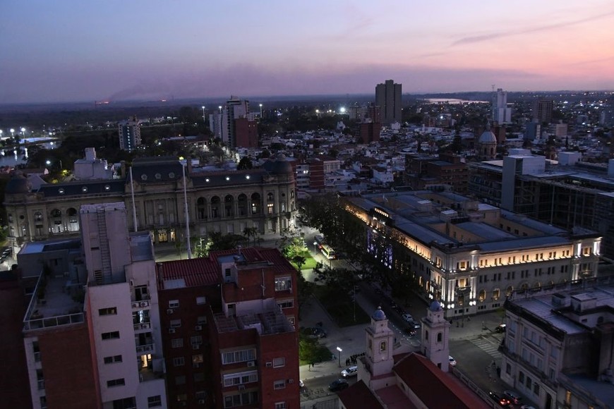 El edificio de 22 pisos ofrece vistas privilegiadas al río, la Plaza de Mayo y la Casa de Gobierno. Foto: Manuel Fabatia