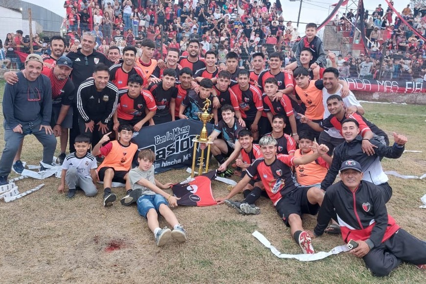 En una final a pura emoción, el equipo del barrio San Martín repitió la hazaña de la ida y venció por 1 a 0 a El Fortín, de Fortín Olmos, desatando la locura en su estadio.