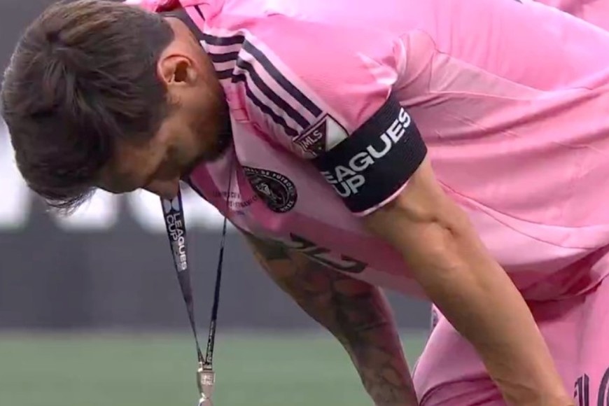 La desazón de Messi tras perder la final.