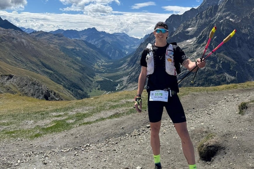 El atleta santafesino en plena competencia de montaña.