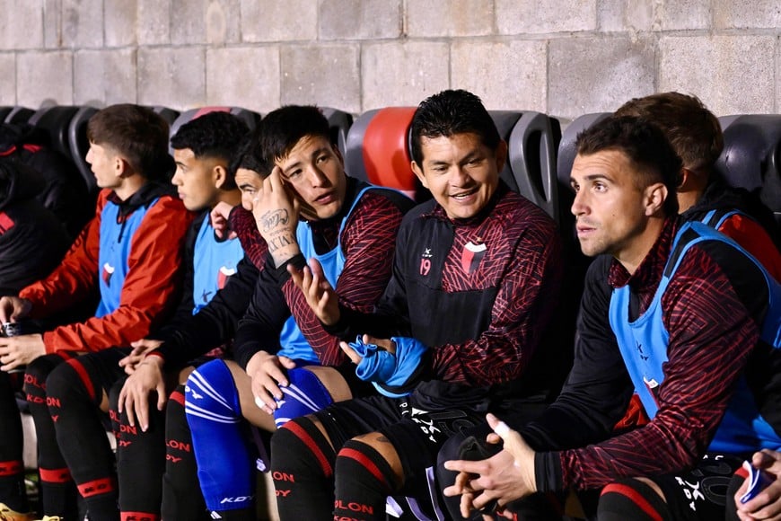 Pulga en el banco | Colón - Defensores de Belgrano | Primera Nacional Fecha 29. Foto: Juan Manuel Foglia