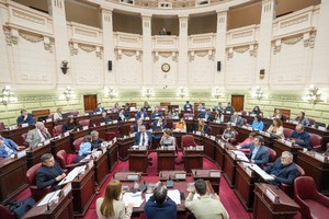 Los redactores ajustaron cláusulas transitorias para la adaptación de los municipios autónomos.