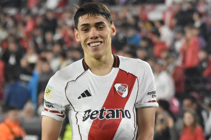 Lencina festejando su gol. Crédito: Prensa River