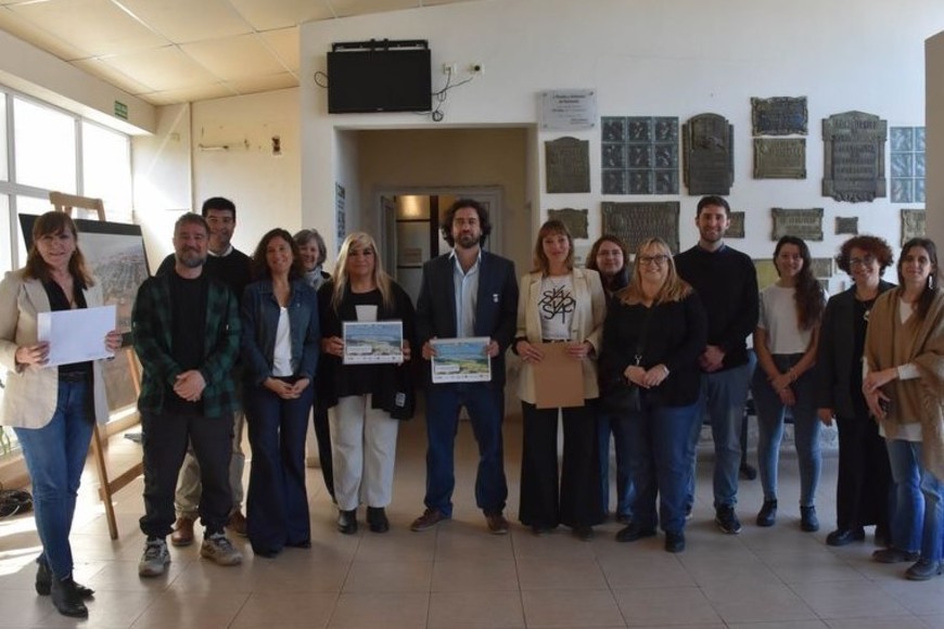 La Comuna de Elortondo fue sede del encuentro donde se continuó profundizando sobre los trabajos arqueológicos en los alrededores de la laguna.