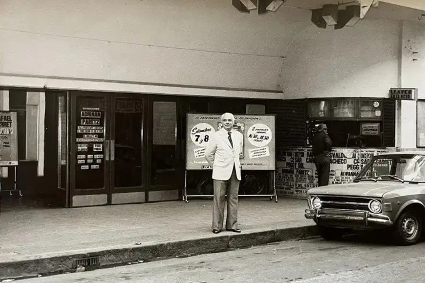 Francisco "Pupito" Rivilli. El ex propietario del Teatro Comedia, en la vereda de Rivadavia 262, de Córdoba.  Silvina Rivilli