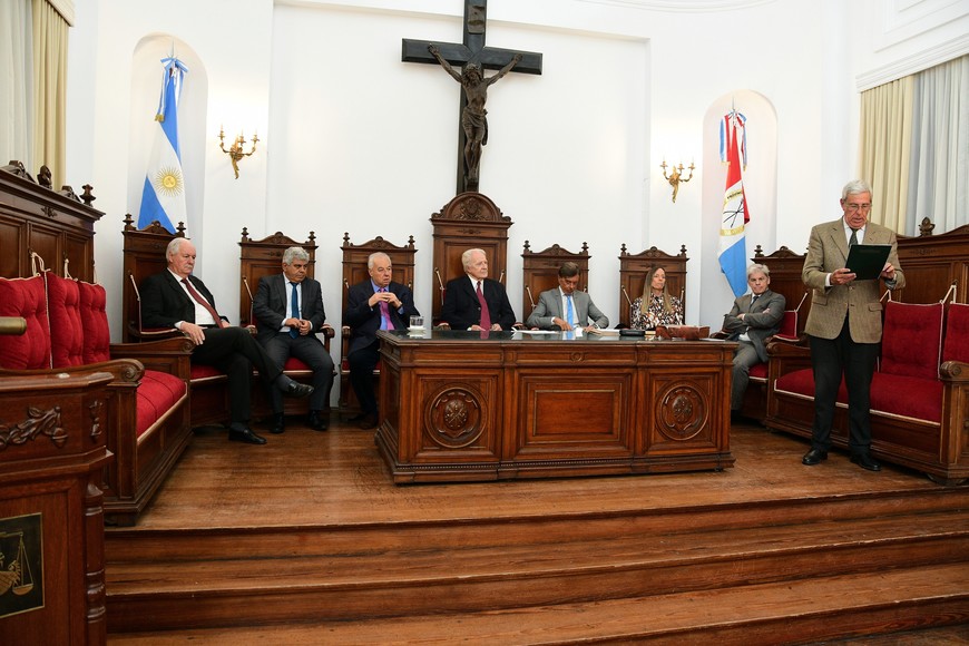 Jura de fiscales en el Salón de Actos de la Corte de Santa Fe