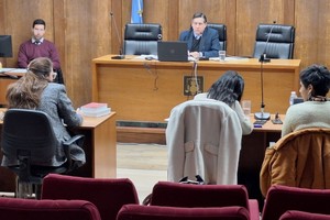 La audiencia se extendió a lo largo de tres horas.