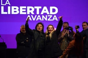 Argentina's President Javier Milei and General Secretary of the Presidency of Argentina Karina Milei gesture onstage during the closing campaign rally of the La Libertad Avanza party, days before the legislative elections in the province of Buenos Aires, in Moreno on the outskirts of Buenos Aires, Argentina, September 3, 2025. REUTERS/Agustin Marcarian
