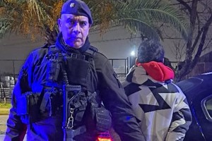El último de los evadidos fue detenido mientras viajaba en taxi por la zona sur de Rosario.