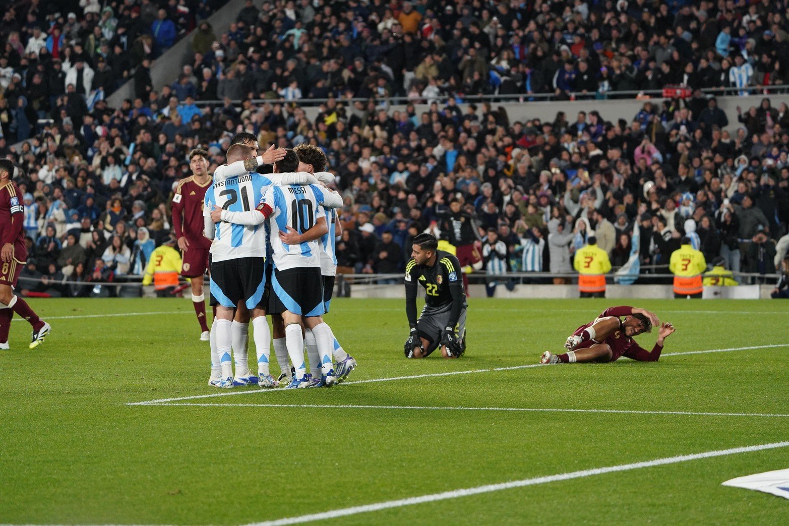 El festejo tras el primer gol
