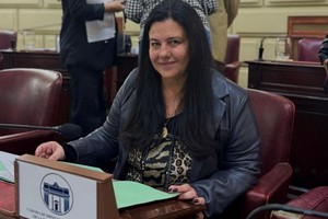 “Santa Fe necesita previsibilidad, caminos transitables, acompañamiento con créditos e incentivos y reglas claras para que cada litro producido se convierta en más oportunidades para nuestras familias”, señaló.