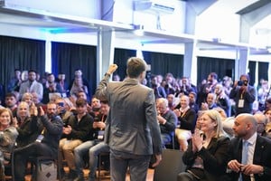 Pullaro encabezó la clausura del Santa Fe Business Forum en Rosario.