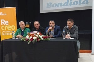 Presentación y cierre musical. En la noche de ese jueves se hizo la presentación formal de una nueva fiesta de la Bondiola. Presentes: Pablo Farías, Omar Colombo, Pablo Cerutti y Omar Picard. Crédito: Gentileza.