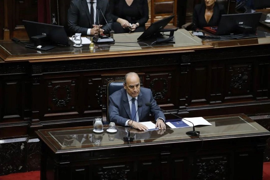 Guillermo Francos cumple regularmente con la obligación, y es el único miembro del gabinete nacional que asiste al Congreso.