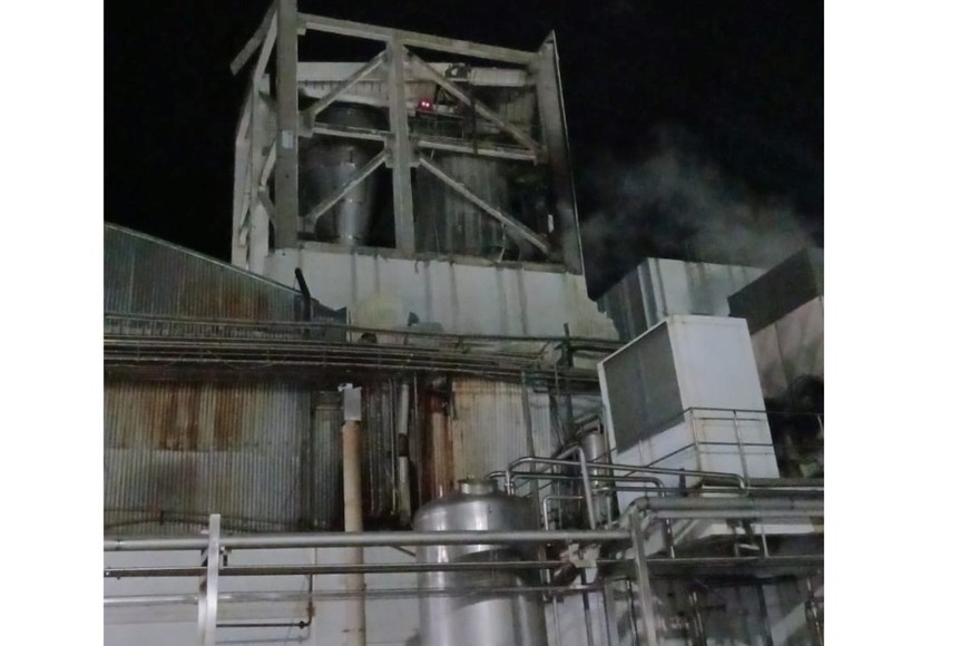 Las afectaciones alcanzaron la torre de secado, las paredes laterales y el techo del depósito.