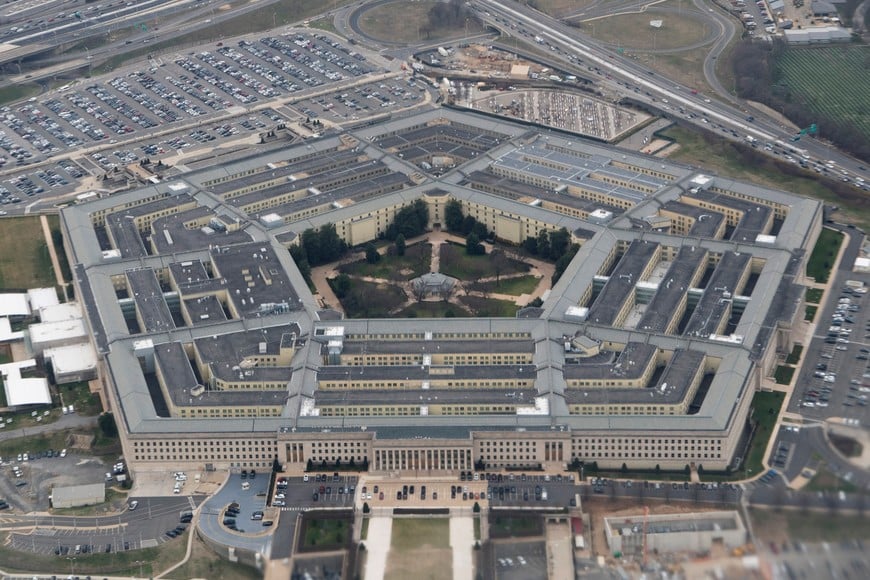 (250905) -- WASHINGTON, 5 septiembre, 2025 (Xinhua) -- Imagen del 19 de febrero de 2020 del Pentágono visto desde un avión sobre Washington, D.C., Estados Unidos. El presidente de Estados Unidos, Donald Trump, firmó el viernes una orden ejecutiva para cambiar el nombre del Departamento de Defensa por el de Departamento de Guerra, con lo que revive el nombre empleado a finales de los cuarenta. (Xinhua/Liu Jie) (rtg) (ra) (vf)