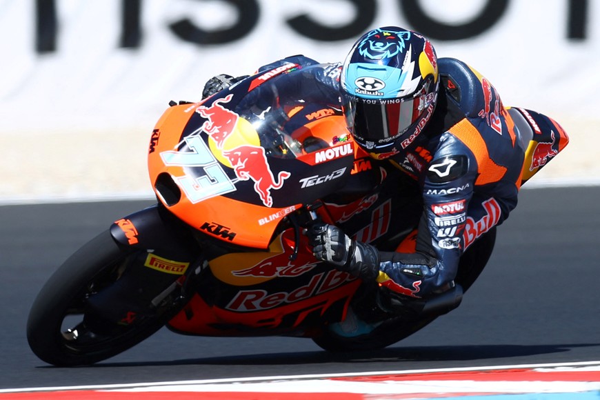 MotoGP - Hungarian Grand Prix - Balaton Park Circuit, Balatonfokajart, Hungary - August 24, 2025
Red Bull KTM Tech3's Valentin Perrone in action during the Moto3 race REUTERS/Bernadett Szabo