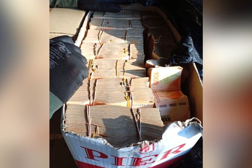 Millones de pesos y cigarrillos de contrabando incautados en un operativo en el norte santafesino