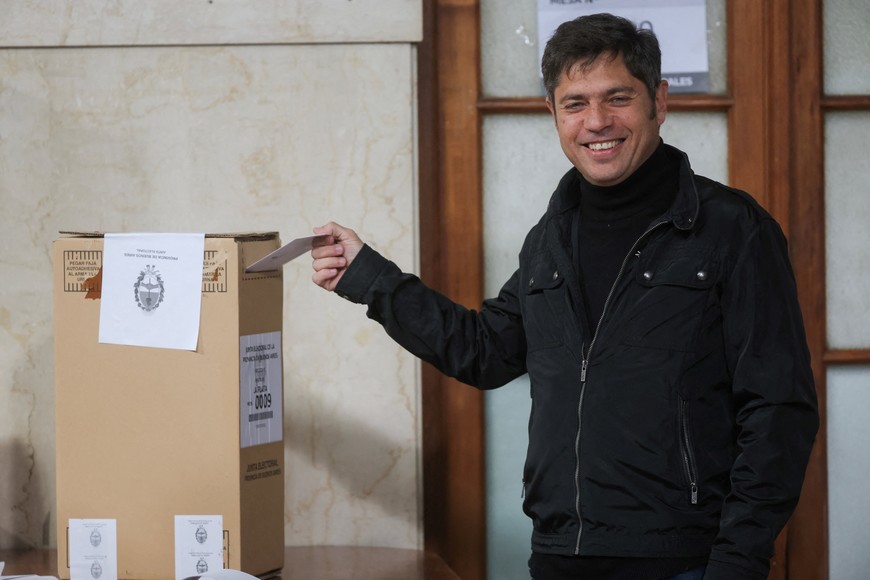 Buenos Aires Province Governor Axel Kicillof casts his vote during the legislative elections in Buenos Aires Province, in La Plata, Argentina, September 7, 2025. REUTERS/Tomas Cuesta