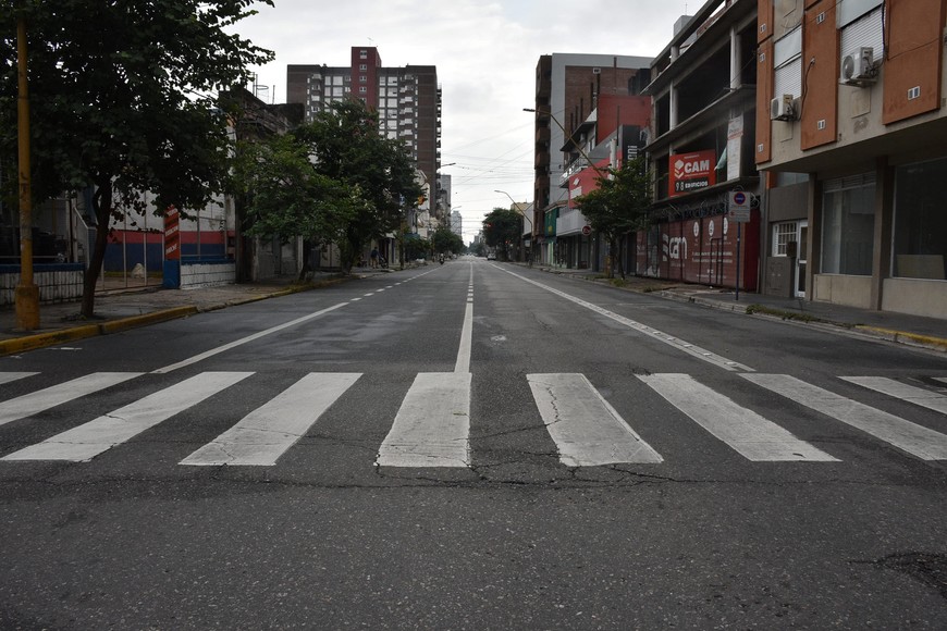 Las calles vacías, una de las imágenes de la pandemia por coronavirus. "La Tierra volvió a girar el 5 de mayo de 2023 cuando la OMS estableció el fin de la pandemia", dice Prieto. Foto: Archivo/Guillermo Di Salvatore