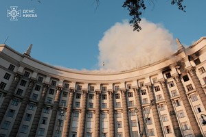 Firefighters work at the site of a headquarters building of the Ukrainian government damaged during Russian drone and missile strikes, amid Russia's attack on Ukraine, in Kyiv, Ukraine September 7, 2025. Press service of the State Emergency Service of Ukraine in Kyiv city/Handout via REUTERS ATTENTION EDITORS - THIS IMAGE HAS BEEN SUPPLIED BY A THIRD PARTY. DO NOT OBSCURE LOGO.