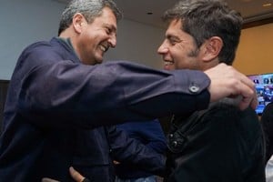 Axel Kicillof y Sergio Massa celebraron juntos en el búnker.
