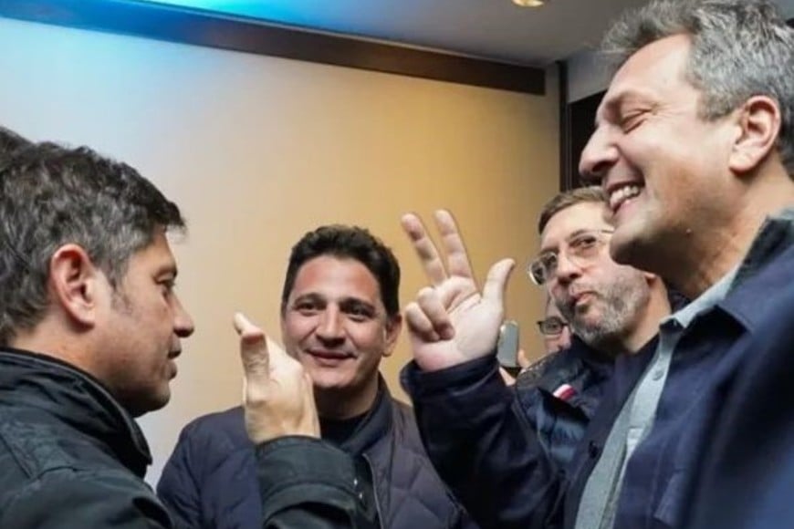 Axel Kicillof y Sergio Massa celebraron juntos en el búnker.