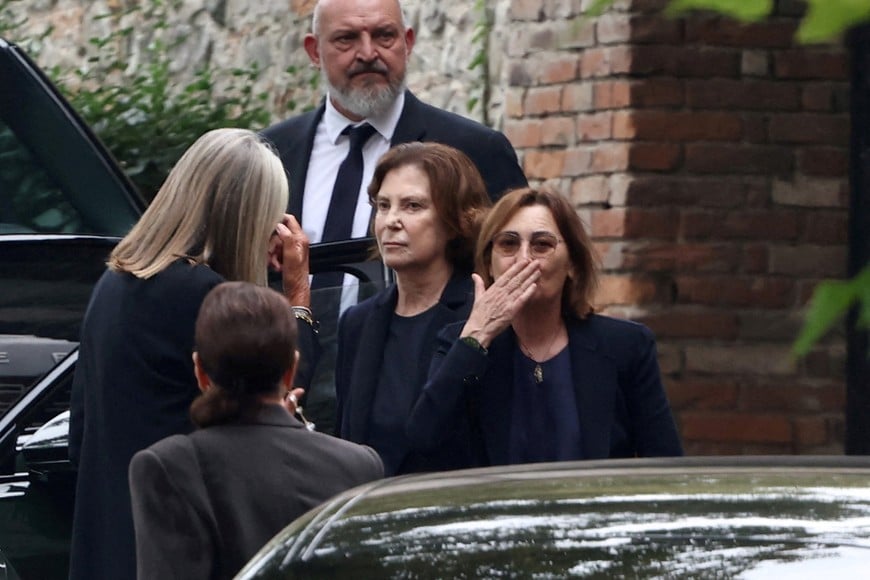 Silvana Armani, late Italian fashion designer Giorgio Armani's niece, leaves after attending Armani's private funeral ceremony at San Martino church in Rivalta, Italy September 8, 2025. REUTERS/Gonzalo Fuentes
